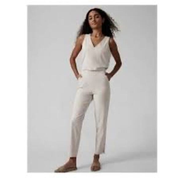 Athleta Brooklyn Utility Jumpsuit Romper V Neck Elastic Waist Straight Leg SZ 6 - Picture 1 of 11